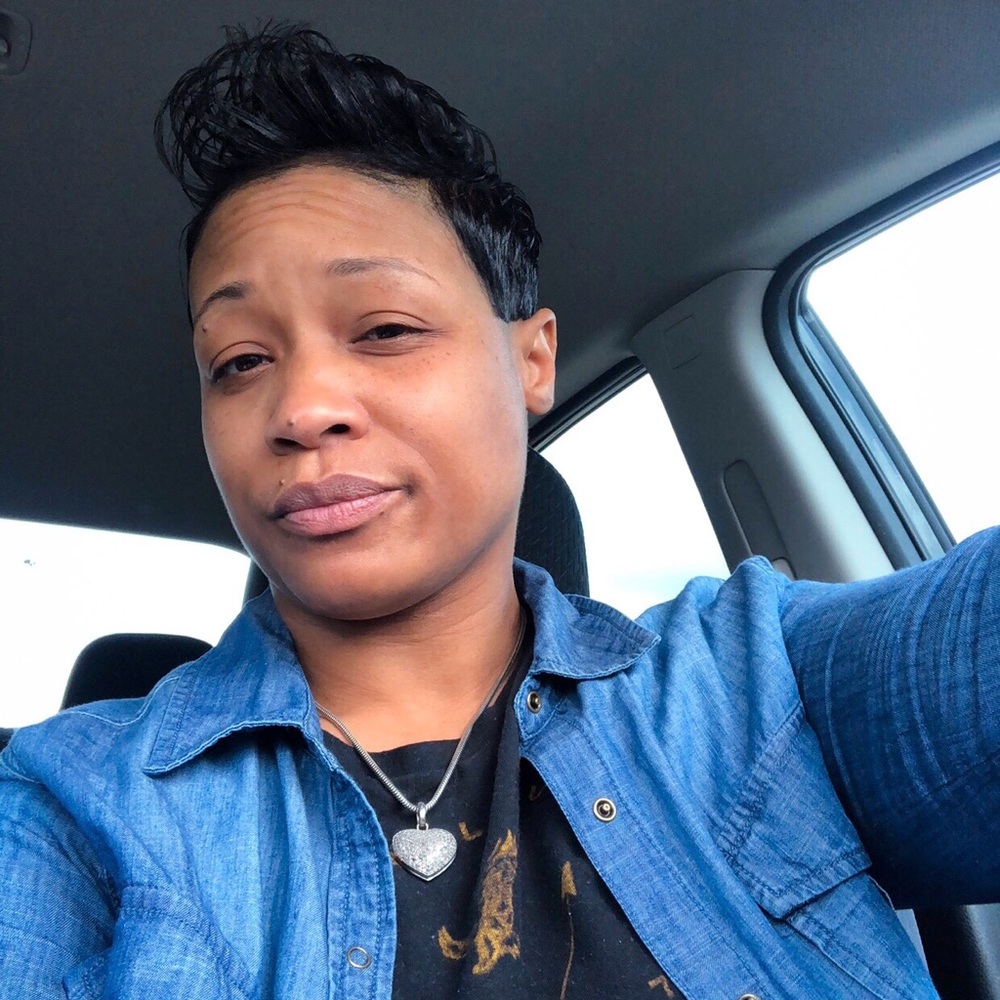 Meet your Posher, Detra